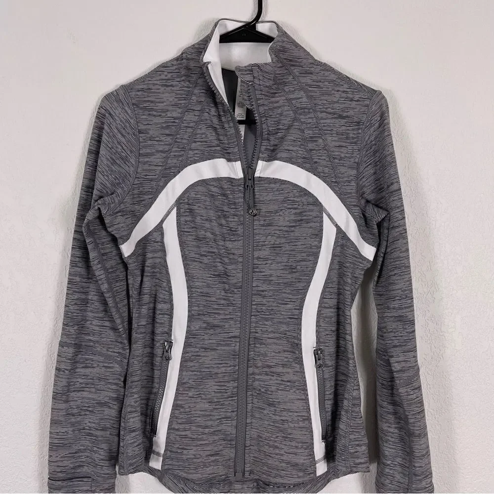 Lululemon Striped Grey & White Zip Up Work‎ Out Define Jacket Size 8